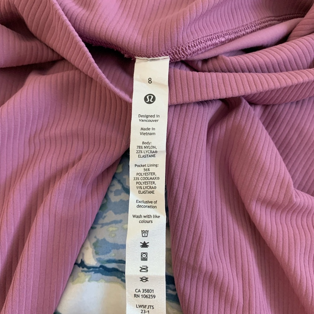 EUC Lululemon Athletica ribbed Leggings - Picture 5 of 7